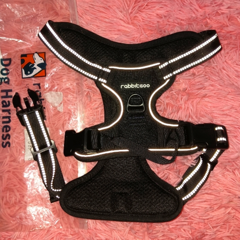 NEW NO PULL DOG REFLECTIVE HARNESS, SIZE M